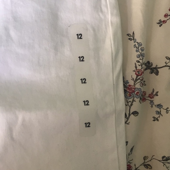 Children's Place - Girls White Long Shorts - Picture 2 of 3